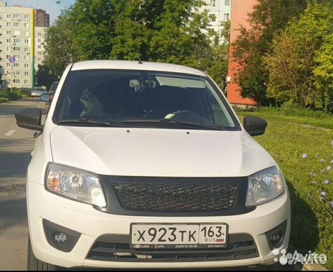 Решетка радиатора Лада Гранта