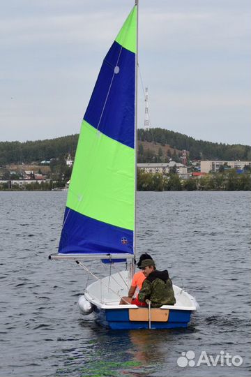 Пластиковая парусная лодка Виза Комби - 395