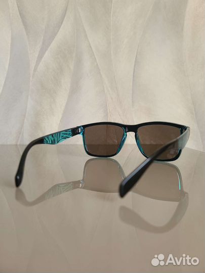 Очки солнцезащитные от Quiksilver