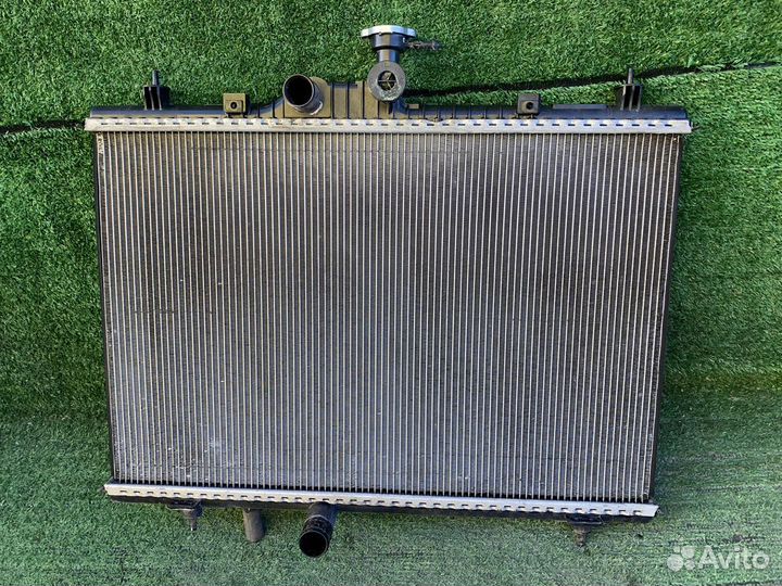 Радиатор охлаждения Renault Koleos HY0