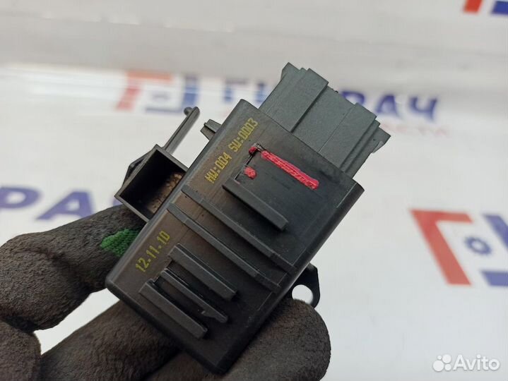 Блок электронный Skoda Superb 2 1Z0959772C. Сломано крепление