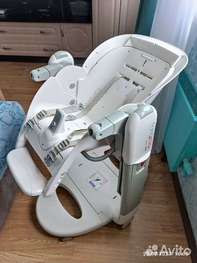 Стул для кормления tatamia