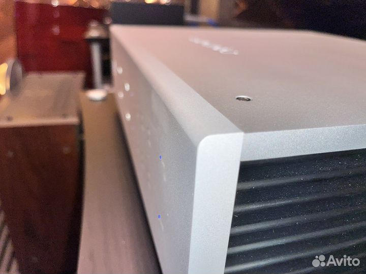 Aurender MC 20 clock silver