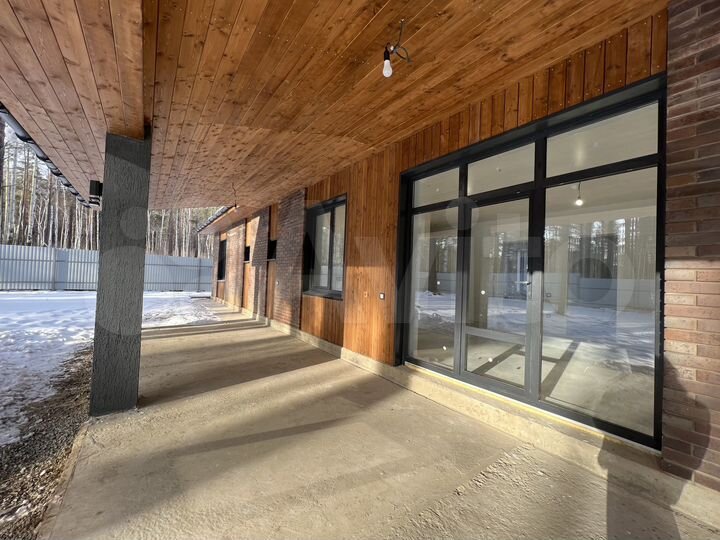 Коттедж 176 м² на участке 10 сот.