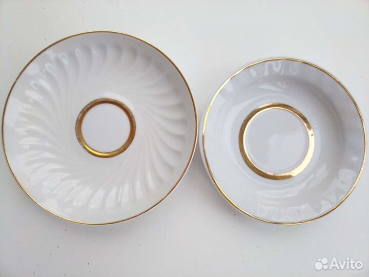 Чайные блюдца и тарелки десертные