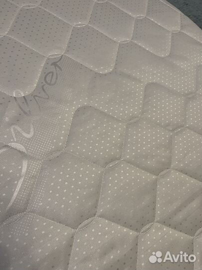 Матрас в круглую кроватку новый