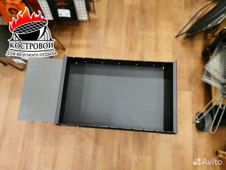 Компактный мангал со складными ножками