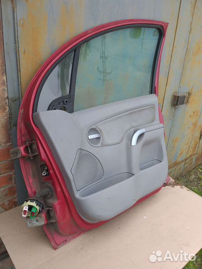 Дверь передняя правая citroen c3 1