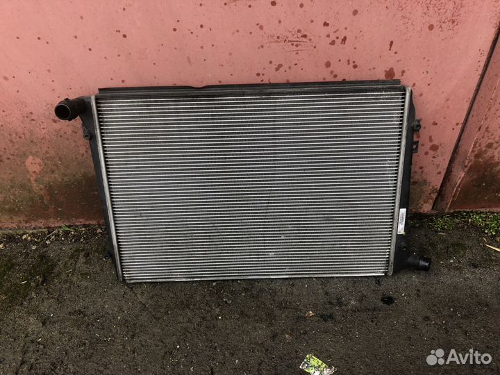 Радиатор основной Audi A3 8P, VW Caddy 3 и др