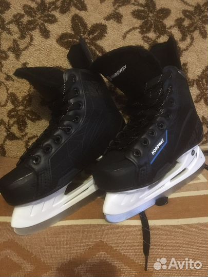 Коньки хоккейные