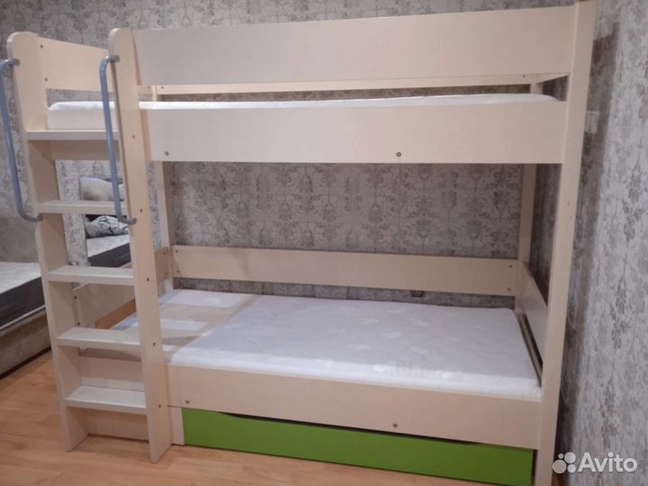 Двухъярусная кровать, выс. 1770,длина 2110, шир980