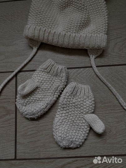 Комплект шапка варежки zara