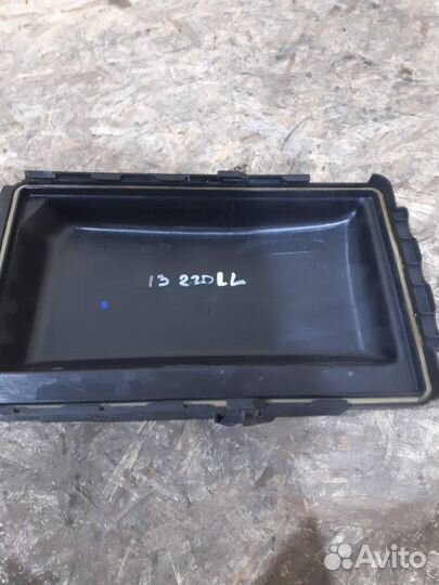 Крышка блока предохранителей левая A2205400082 Mer