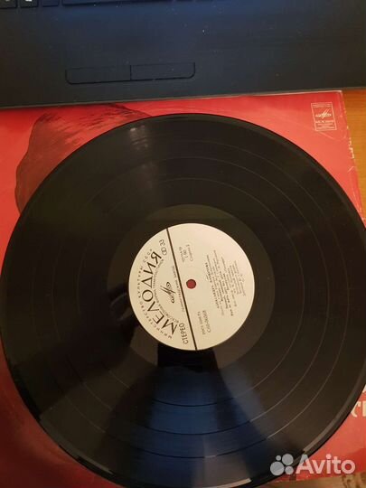 Пластинка Пахмутова