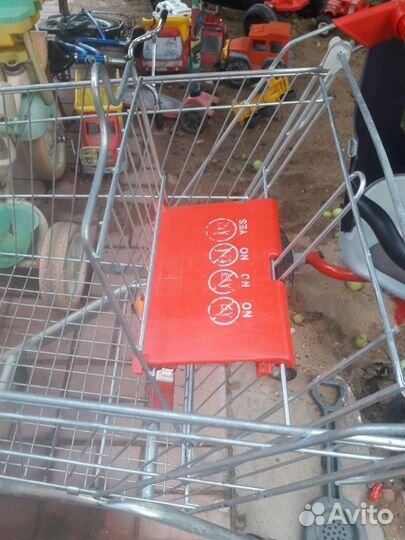 Тележка на колесах