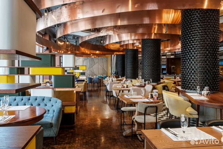 Официант в ресторан Krombacher Beer Kitchen (м. Бе