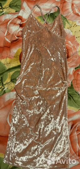 Бархатное розовое платье