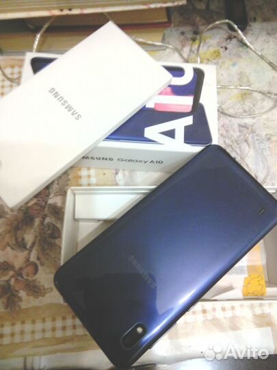 Samsung Galaxy A10, 2/32 ГБ