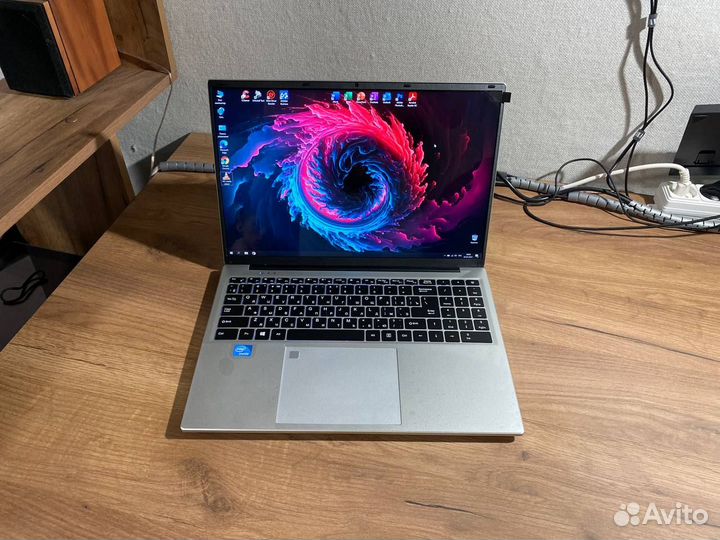 Ноутбук 2560x1600 озу 16GB 16.2