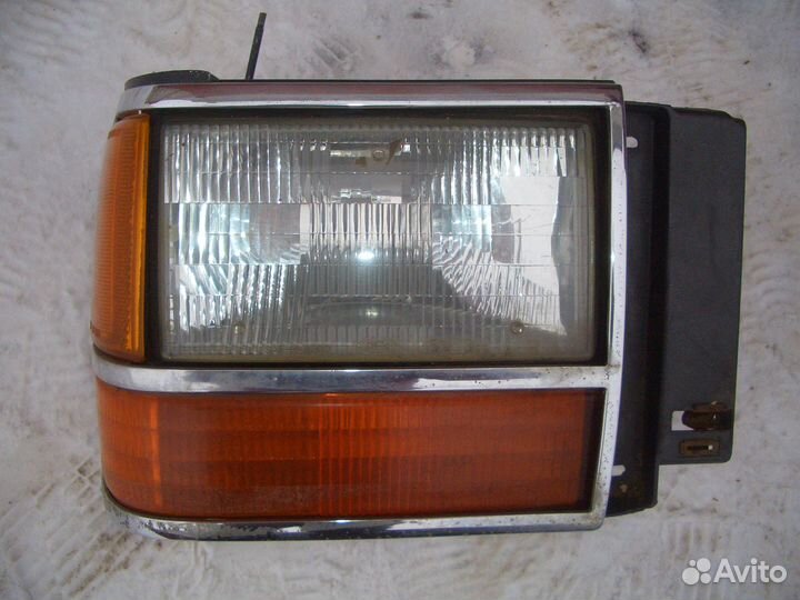 Фара правая Форд Эксплорер с 90