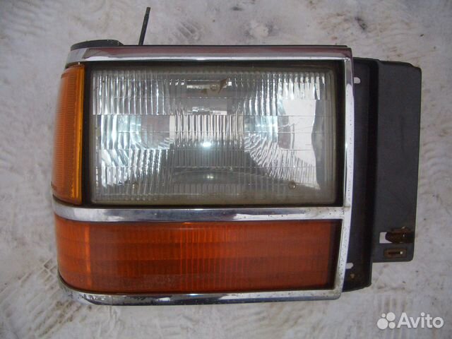 Фара правая Форд Эксплорер с 90