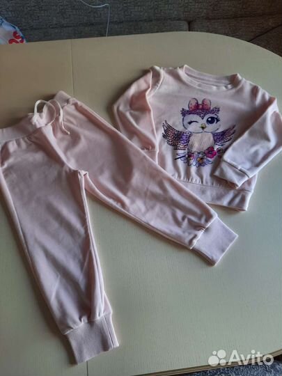 Одежда для девочки 104/110 Пакетом