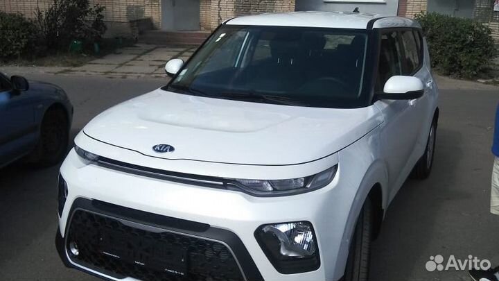 Заднее стекло на Kia Soul III Замена