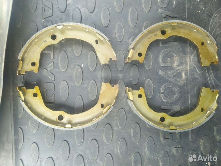 Колодки стояночного тормоза