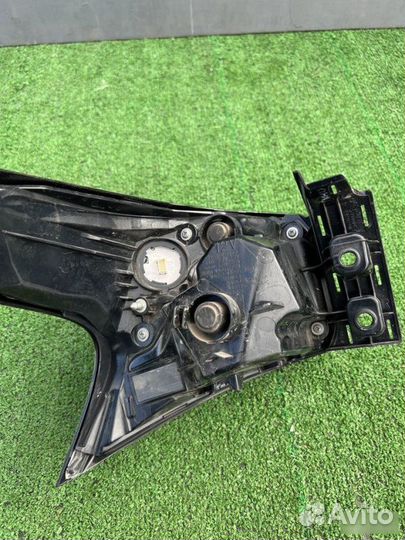 Фонарь Стоп-сигнал задний правый Lexus Nx200 ZGZ15