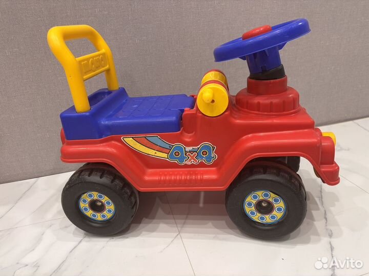Машинка каталка толокар