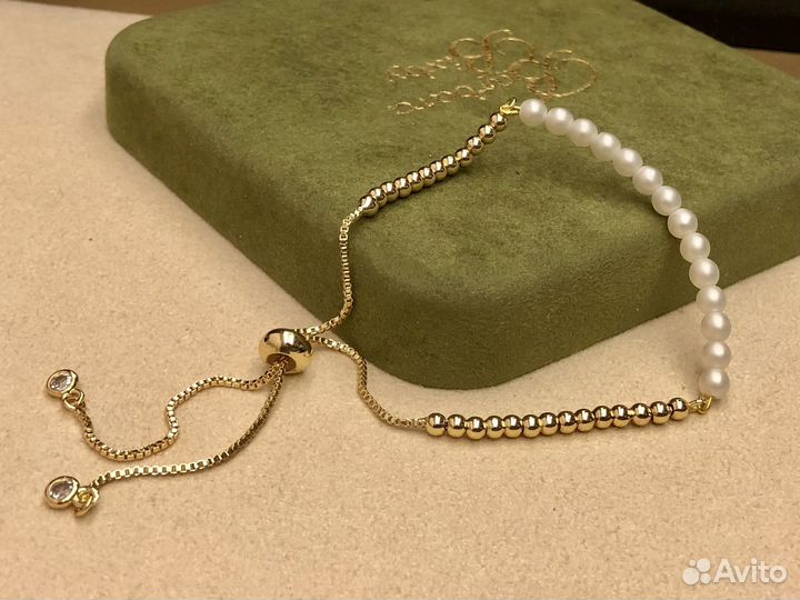 Браслет с жемчугом и золотыми шариками позолота