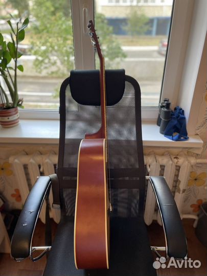 Акустическая гитара