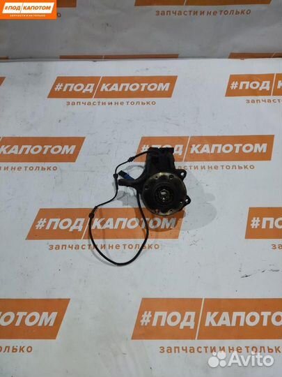 Кулак передний правый Peugeot 208 2012