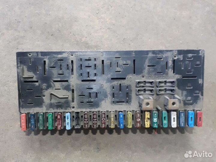 Блок предохранителей ауди 80 б4