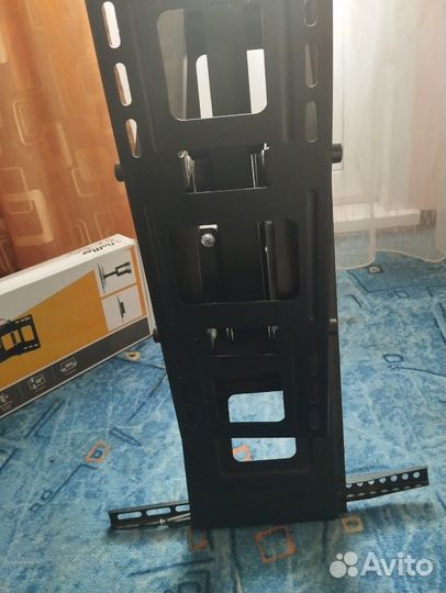 Кронштейн для телевизора поворотный