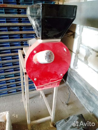 Зернодробилка