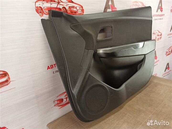 Обшивка двери передней правой Kia Rio (2011-2017)