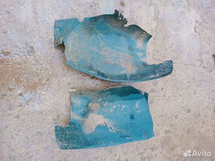 Подкрылок передний правый и левый Peugeot 206