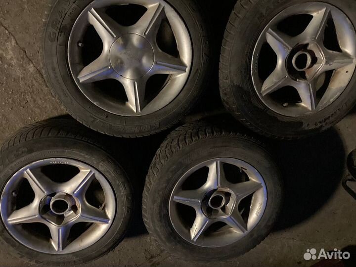 Литые диски с резиной от Мерседеса