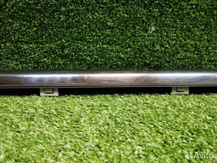 Уплотнитель стекла (хром) задний левый Kia Ceed JD