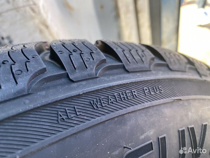 Nokian Tyres WR SUV 3 265/65 R17 116H