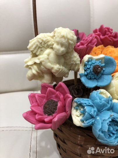 Букет-композиция цветов из шоколада Каллебаут