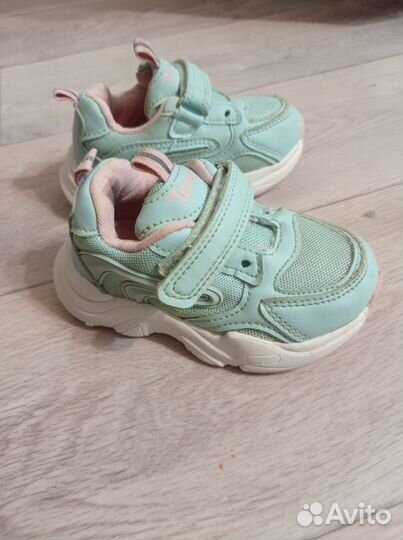 Кроссовки для девочки