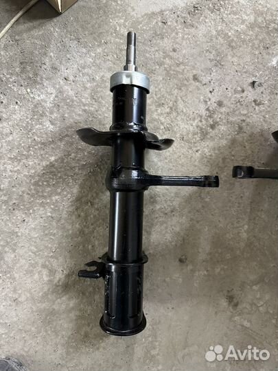 Передние стойки