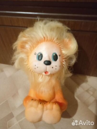 Неваляшка музыкальная и Лев СССР