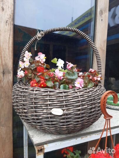 Кашпо плетеное из искусственного ротанга