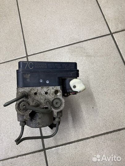 Блок аbs toyota premio