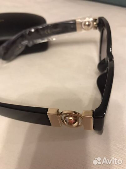 Очки солнцезащитные женские, новые в чехле