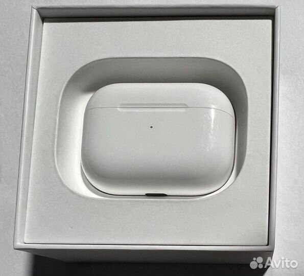 Apple airpods pro (первого поколения)