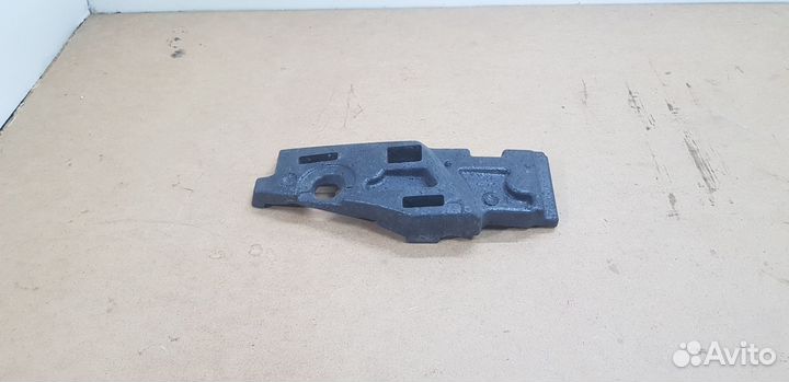 Наполнитель переднего бампера правый Opel Astra H